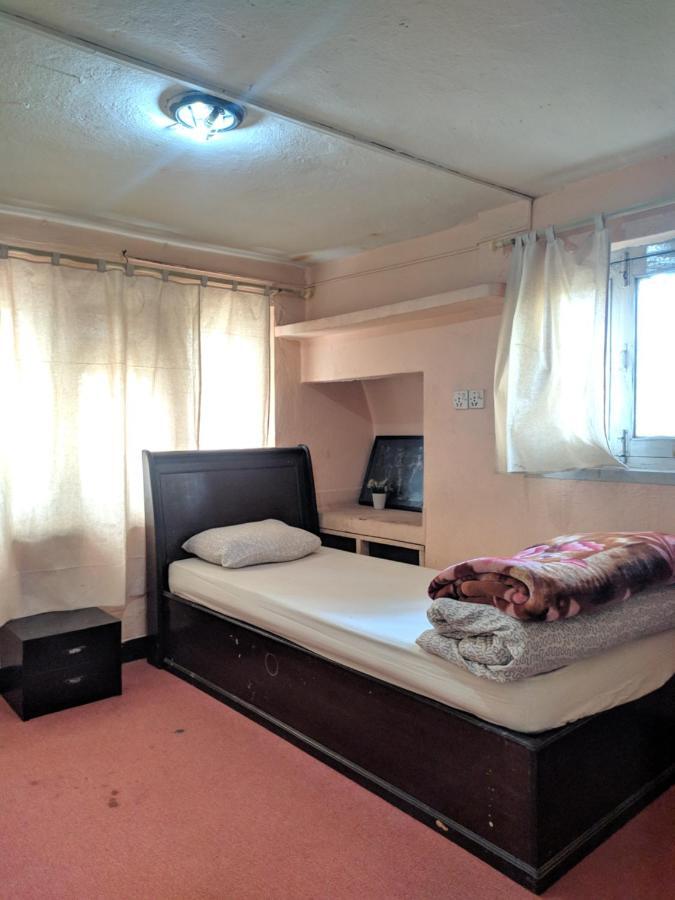 Phat Kath'S Secret Garden Backpackers Hostel Kathmandu Bagian luar foto